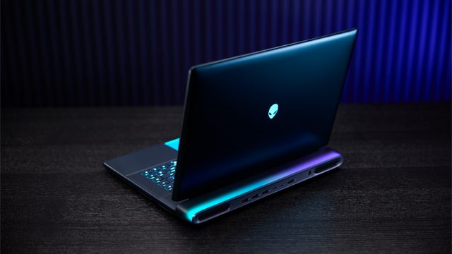 Laptop gaming Alienware con iluminación azul